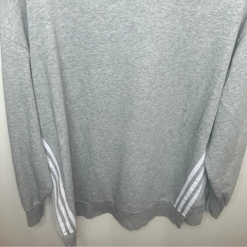 Adidas Gray Split Hem Crew Sweatshirt Size Medium - Picture 6 of 11